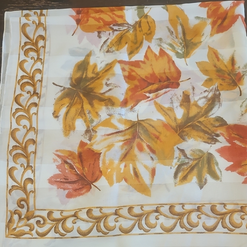 FALL LEAVES JACLYN SMITH Made In Italy Vintage 34 Inch ‎ Scarf